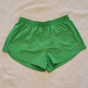 Reebok Play Dry women's shorts medium green